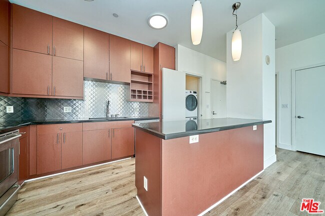 Building Photo - 3810 Wilshire Blvd