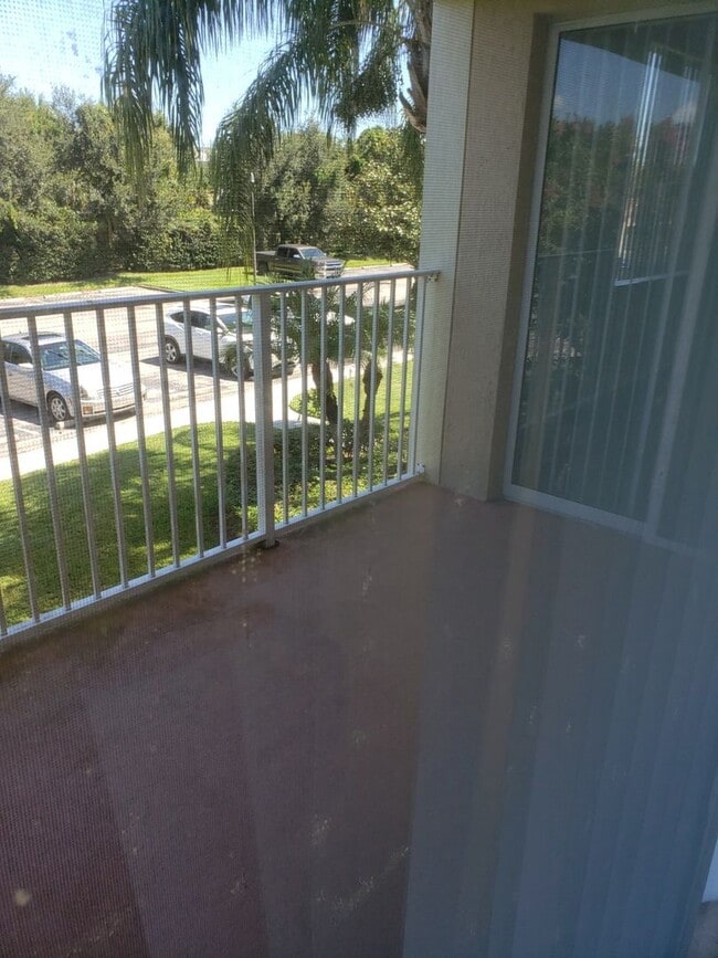 Building Photo - 2Bedroom, 2 Bath  in Laguana