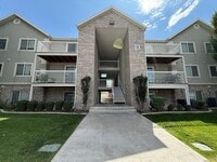 Building Photo - Spacious 3-Bedroom Condo in Orem!