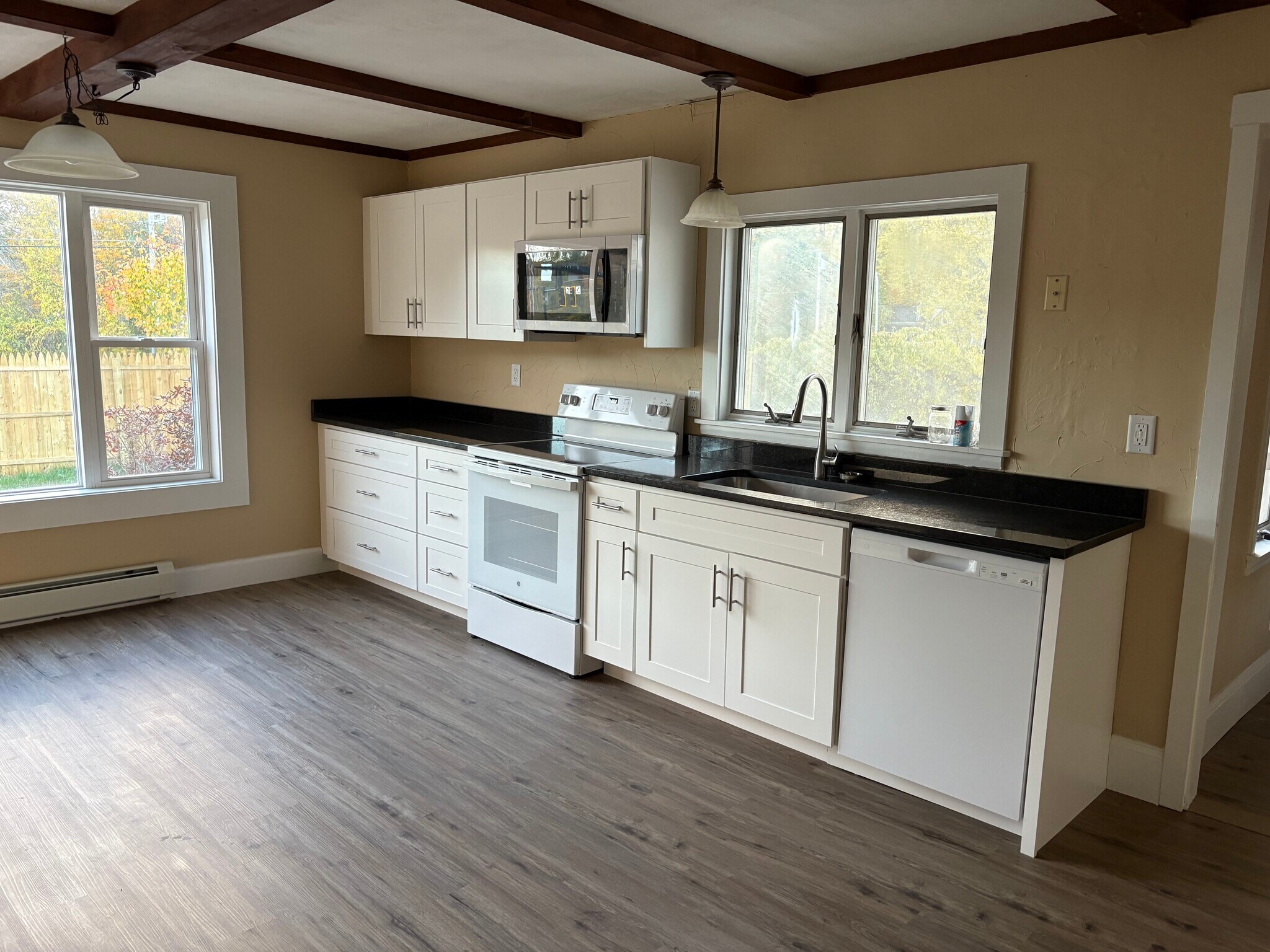 Building Photo - 261 Shaker Rd