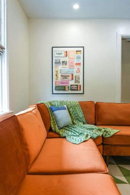 Building Photo - 1816 Rhine St