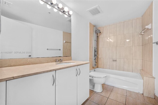 Building Photo - 1750 N Bayshore Dr