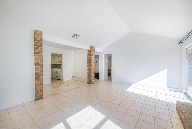 Building Photo - 2201 Singletree Ave