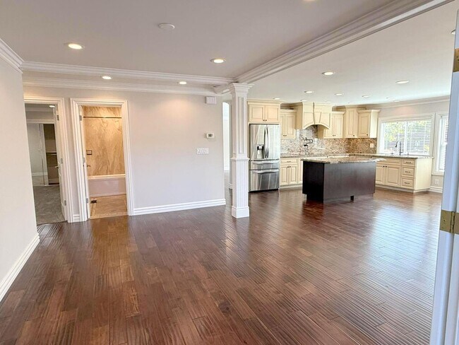 Building Photo - Highly upgraded ! Two Story Home With Prim...