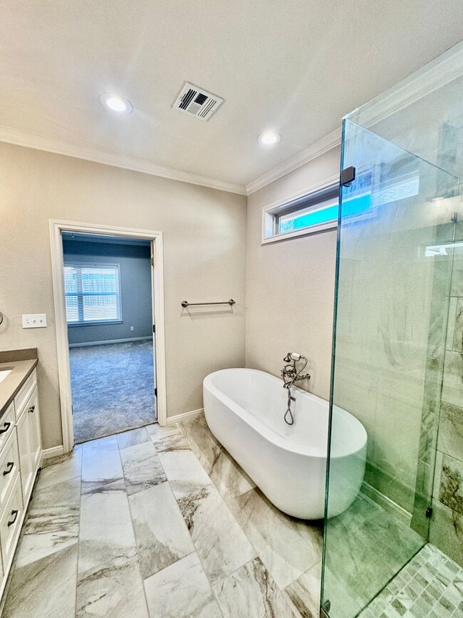 Building Photo - 4/2 Creekside Home