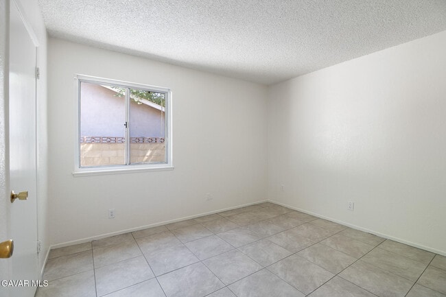 Building Photo - 44210 Fenhold St