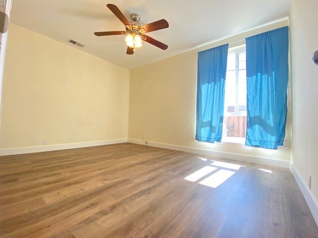 Building Photo - 3404 San Marino Ave