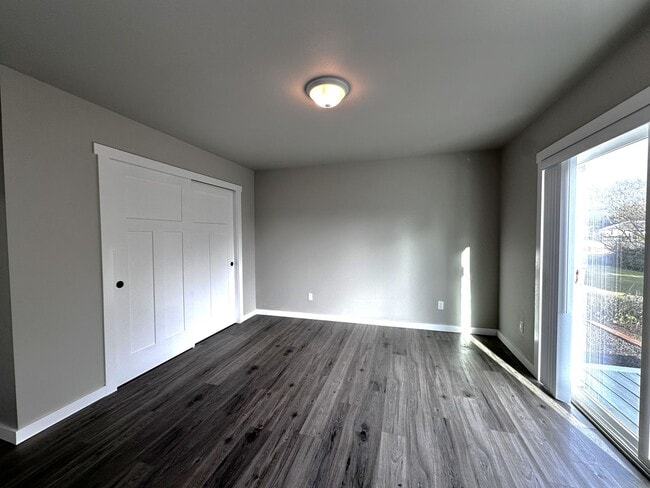 Building Photo - 207 S Razor Clam Dr SW