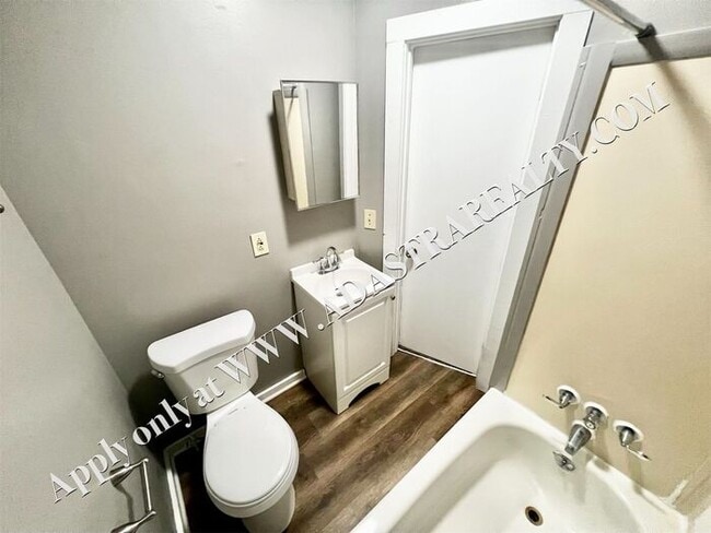 Building Photo - Cute and Affordable Olathe Apartment-Comin...