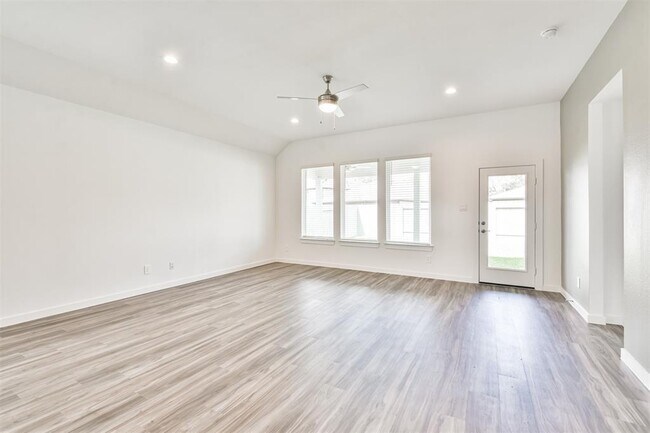 Building Photo - 14316 Yellow Hawthorn Ct