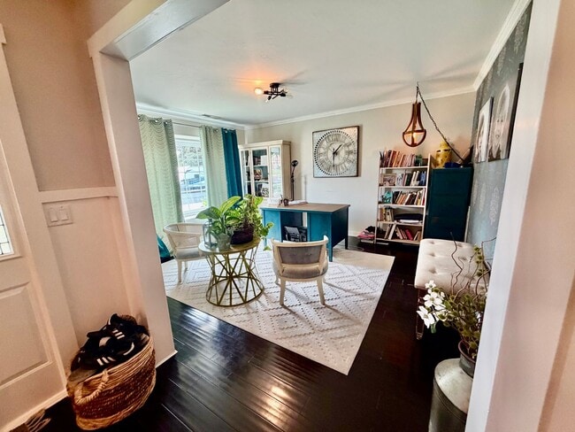 Building Photo - Gorgeous 4 Bedroom Home!!