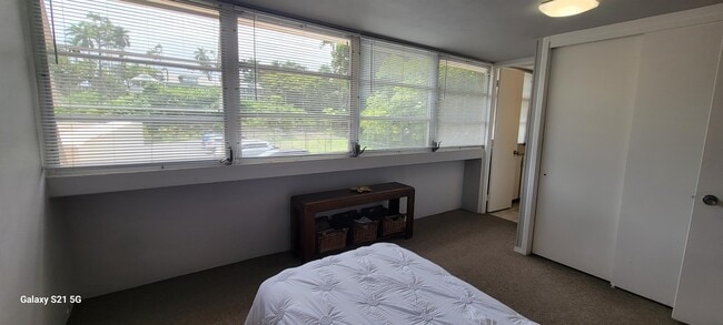 Building Photo - 84 Pukihae St