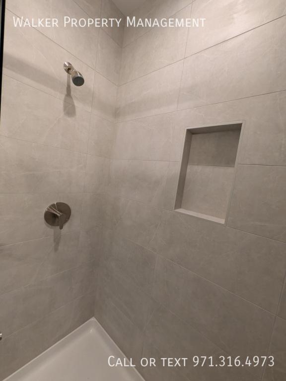 Building Photo - 1000 E Rork Ct