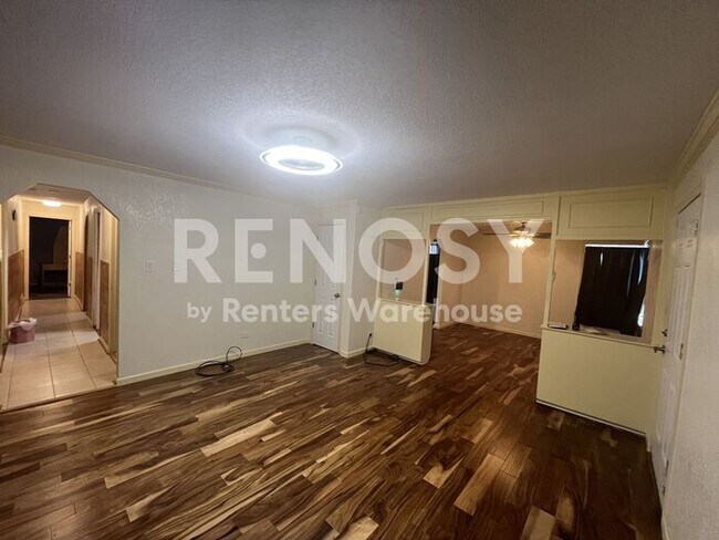 Building Photo - Charming 3-Bedroom Brick Home in North Park Hill – Spacious Yard & Finished Basement