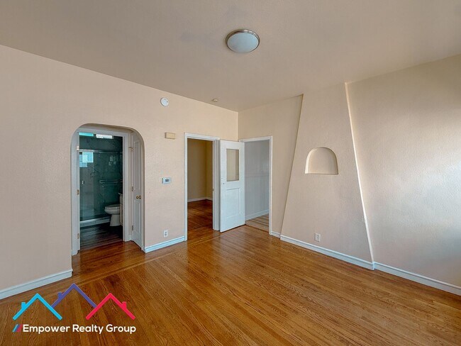 Building Photo - 5235 Bancroft Ave