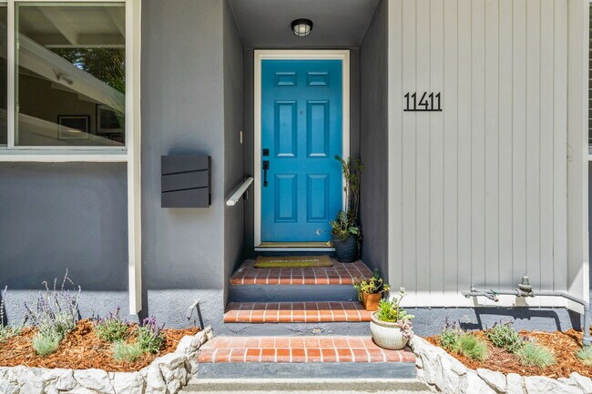 Front door - 11411 Dona Pegita Dr