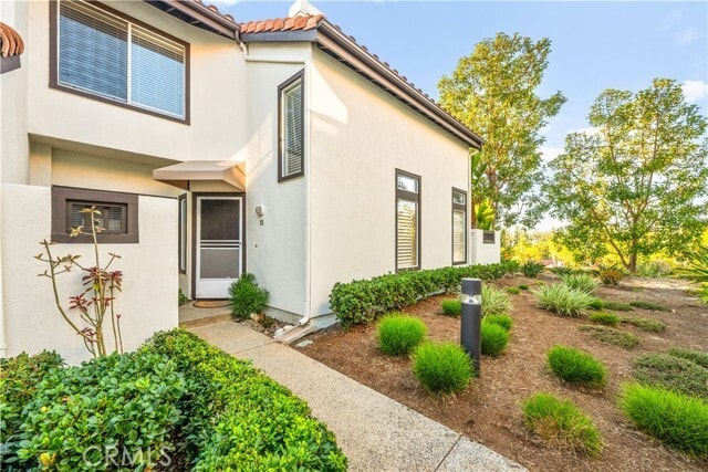 Building Photo - 15 Silver Glade Dr