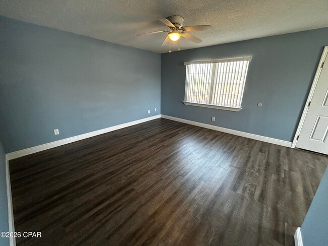 Building Photo - 6318 Lenawee St