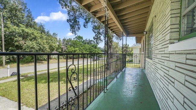 Building Photo - 5518 Riviera Dr
