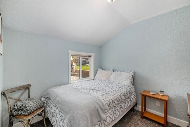 Building Photo - Beautiful Home Available in Berkeley Neigh...