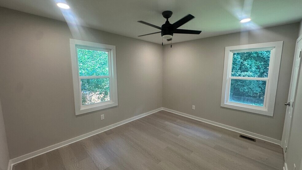 Building Photo - 2071 W Flat Shoals Ter