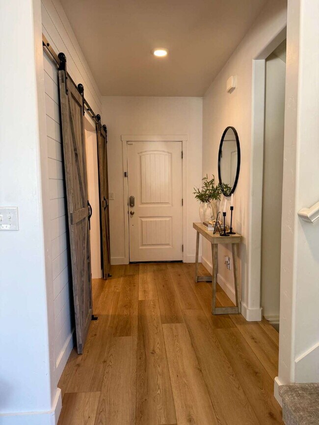 Building Photo - 623 S Jubilee Dr