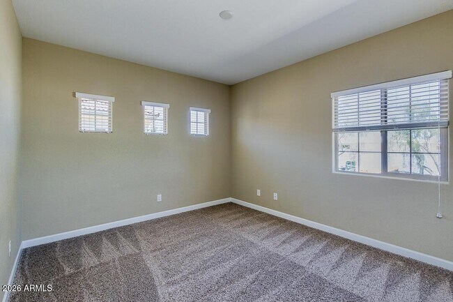 Building Photo - 1367 S Country Club Dr