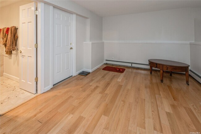 Building Photo - 7 Brookside Dr