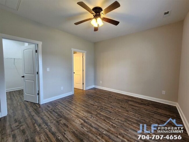 Building Photo - Charming 3 Bed/2 Bath Ranch in Kings Mount...