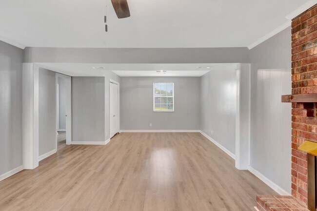 Building Photo - 3401 Shakertown Rd