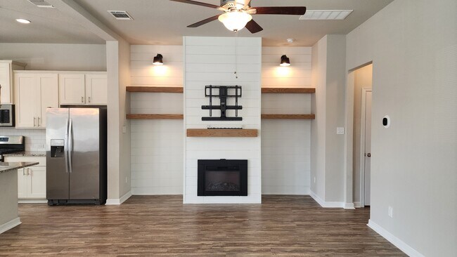 Building Photo - 2208 Dillon Pond Ln