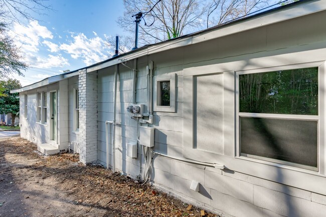 Building Photo - Cozy Home in Columbia's Downtown Core - Unit A