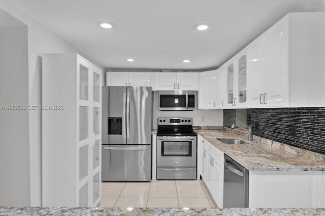 Building Photo - 812 Briny Ave