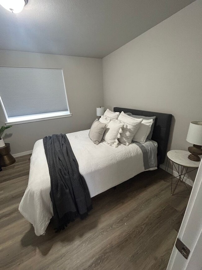 Building Photo - Beautifully Furnished Brand New 5 Bedroom ...