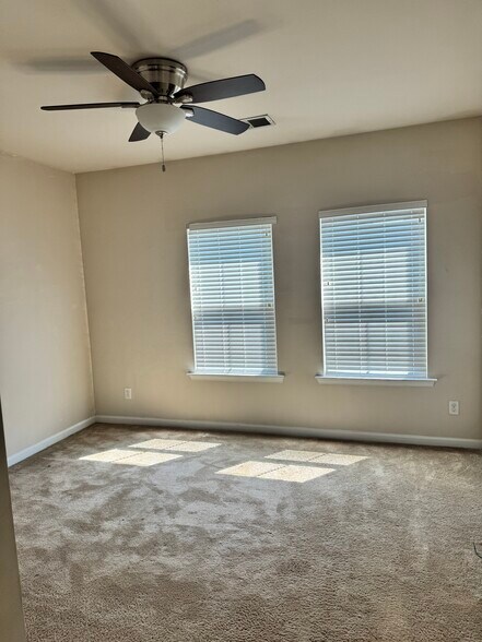 Building Photo - 4369 Pickney Ln