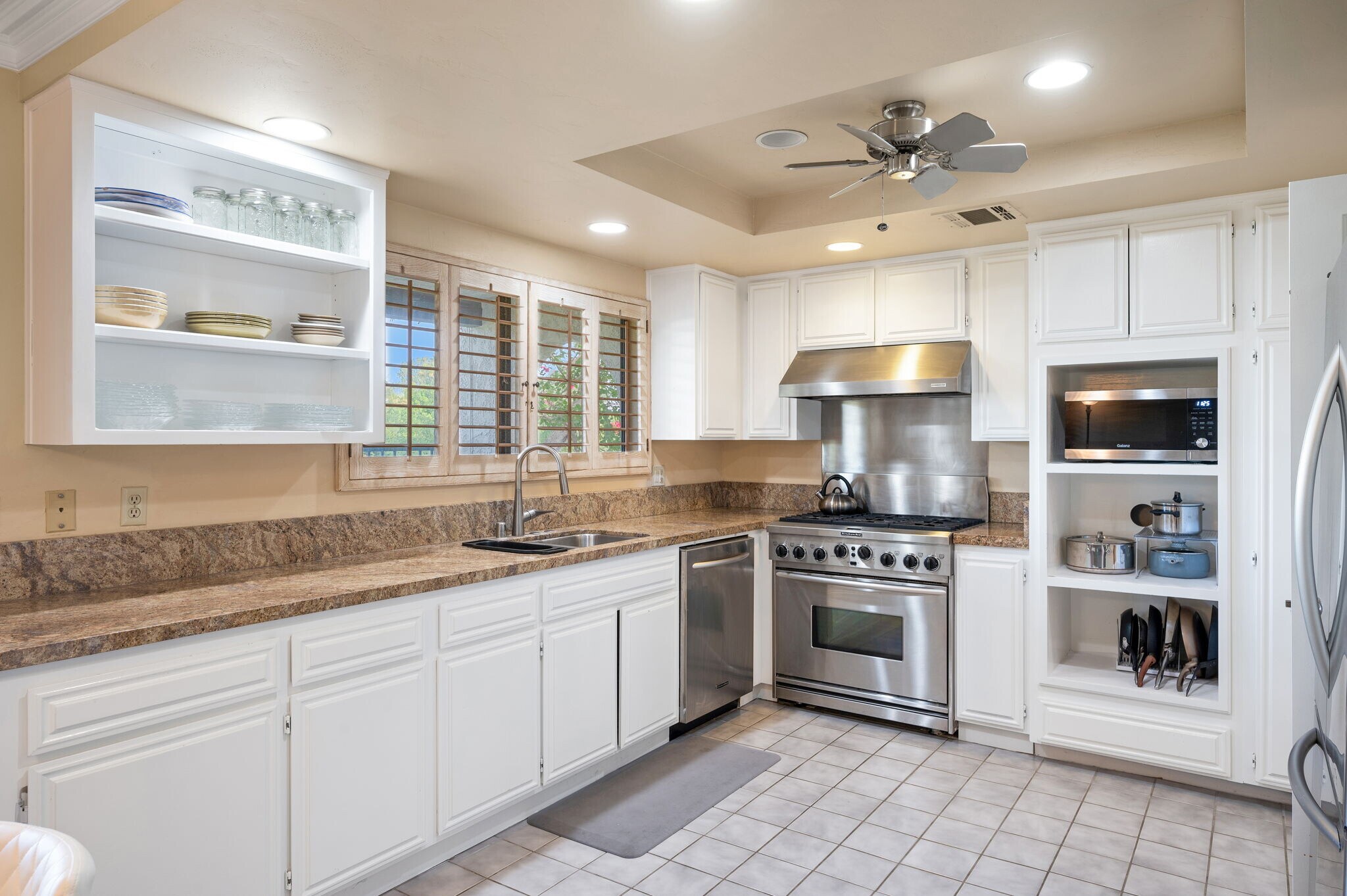 Building Photo - 78990 Bayside Ct