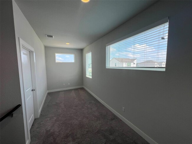 Building Photo - 2211 Vino Dulce