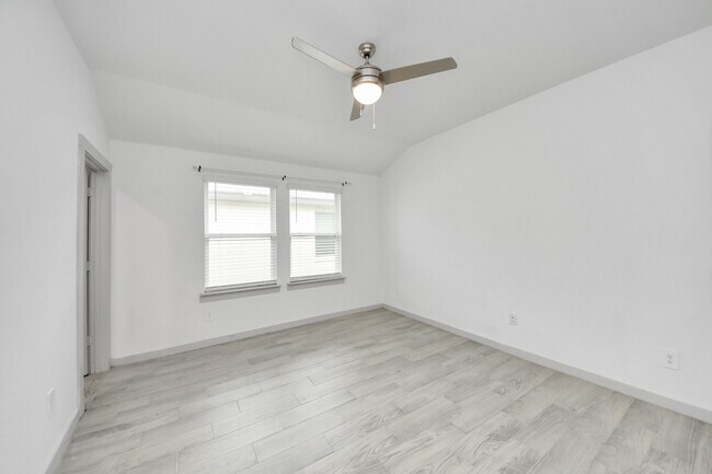 Building Photo - 7923 Cattleman Vly Dr