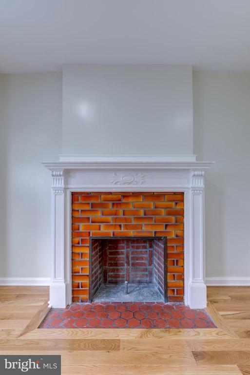 Building Photo - 4924 Chestnut St