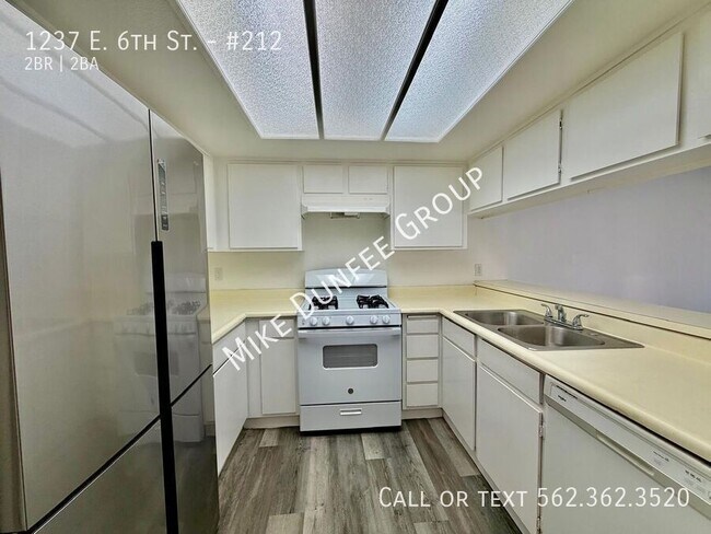 Building Photo - 1237 E 6th St