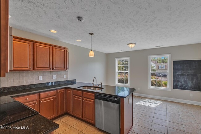 Building Photo - 163 Louie Ln
