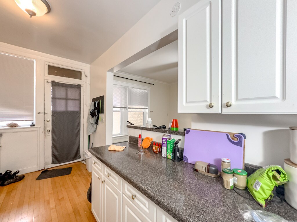 Building Photo - 935 Judson Ave