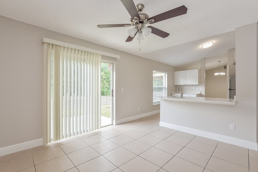 Building Photo - 5176 Heatherstone Ct