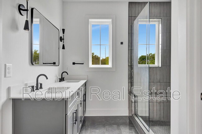 Building Photo - 2042 McKinley St