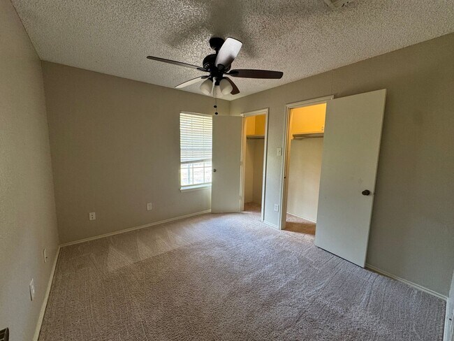 Building Photo - Lubbock Cooper ISD Gem: Ready-to-Rent July...
