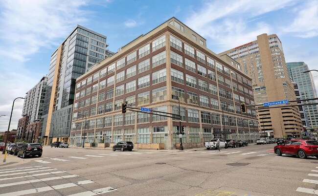 Building Photo - 521 S 7th St