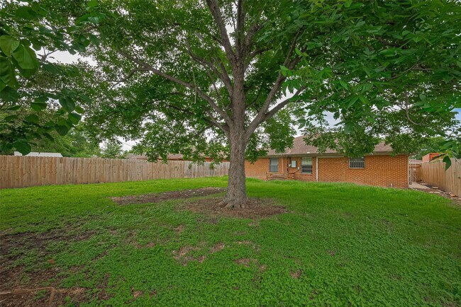 Building Photo - 423 Gammon Dr