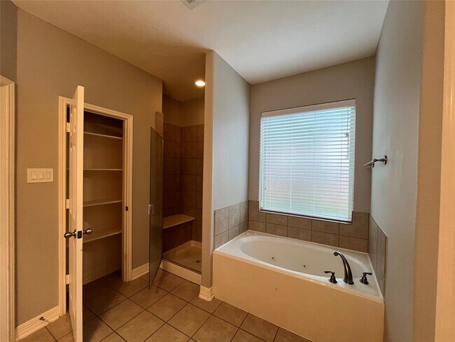 Building Photo - 3618 Bluebonnet Trace Dr