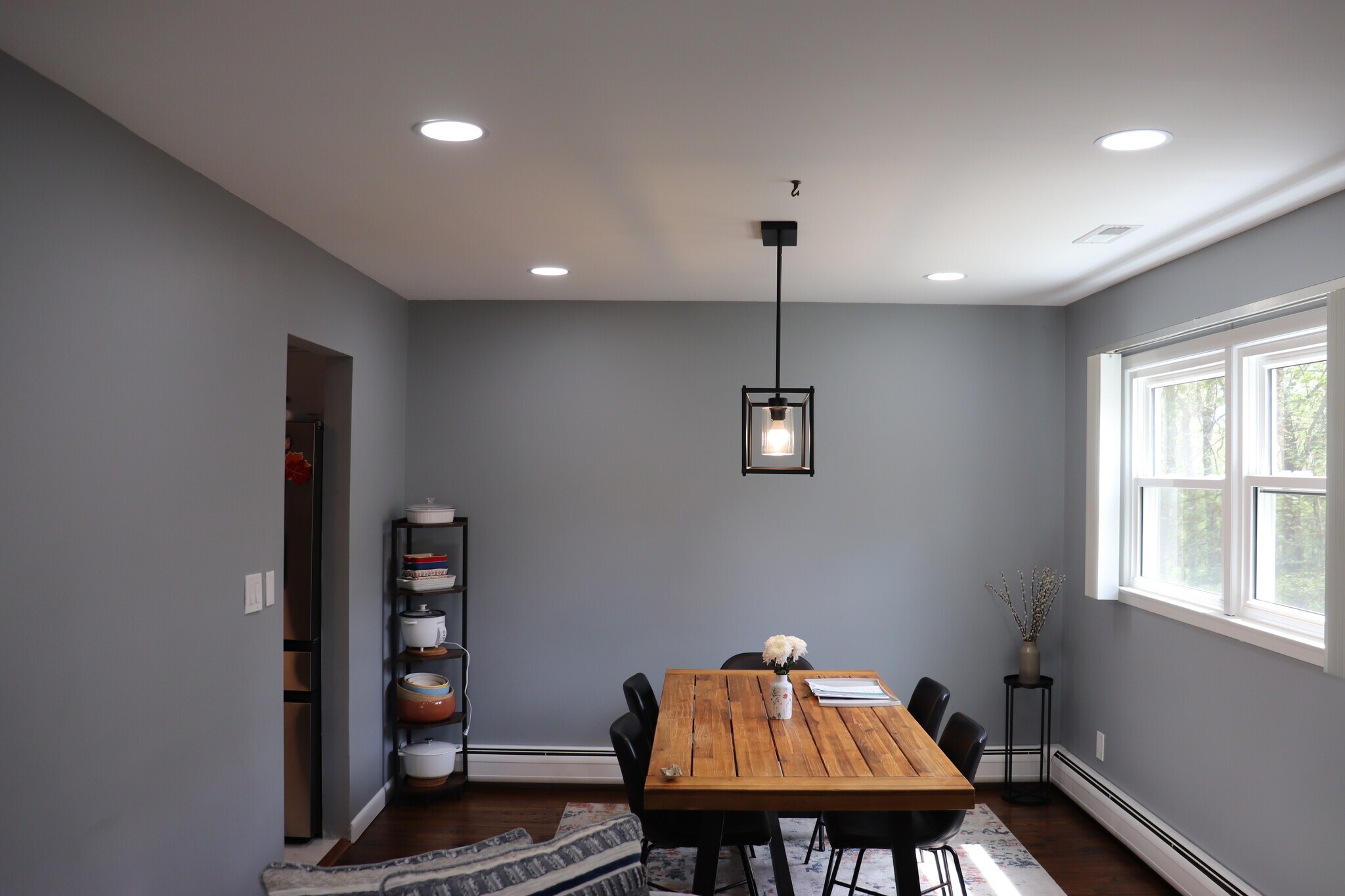 Building Photo - 442 Surrey Ln