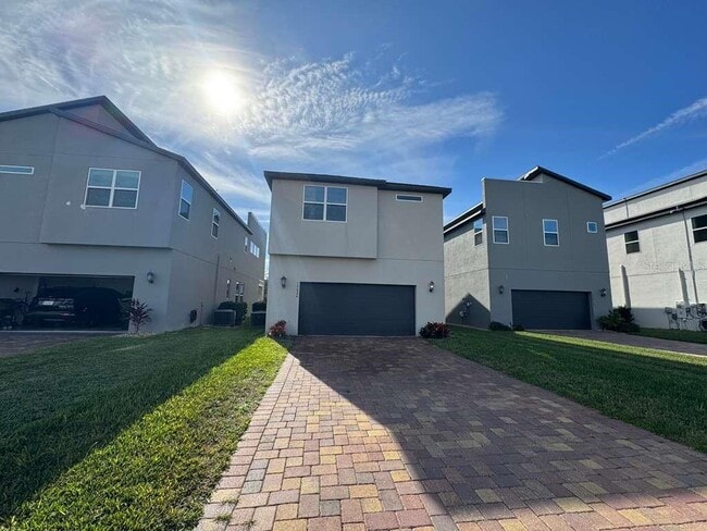 Building Photo - 15024 Stuttgart Aly